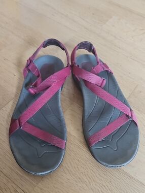 Raspberry Teva Z-strap Sandals Size 6